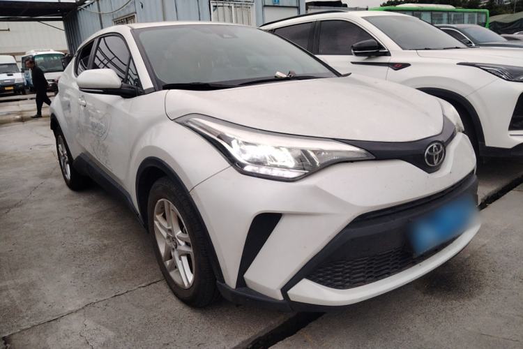 Used Toyota C-HR 2022 2.0L Leading Edition Front Right 45 Deg