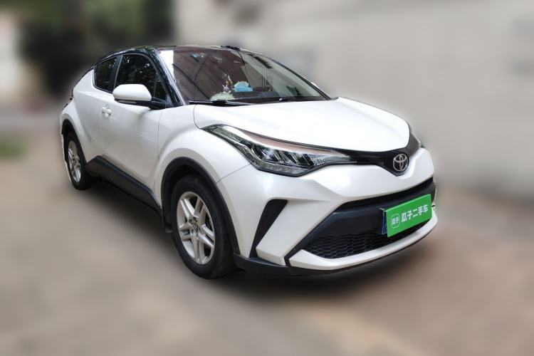 Used Toyota C-HR 2022 2.0L Leading Edition Front Right 45 Deg