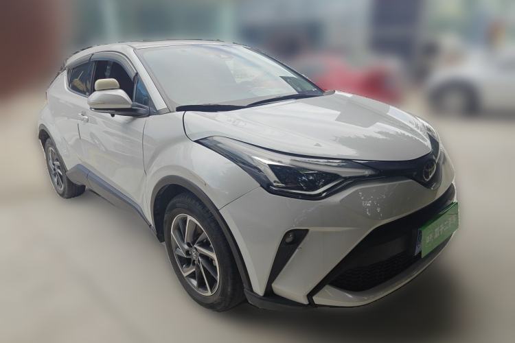 Used Toyota C-HR 2022 2.0L Leading Edition Front Right 45 Deg