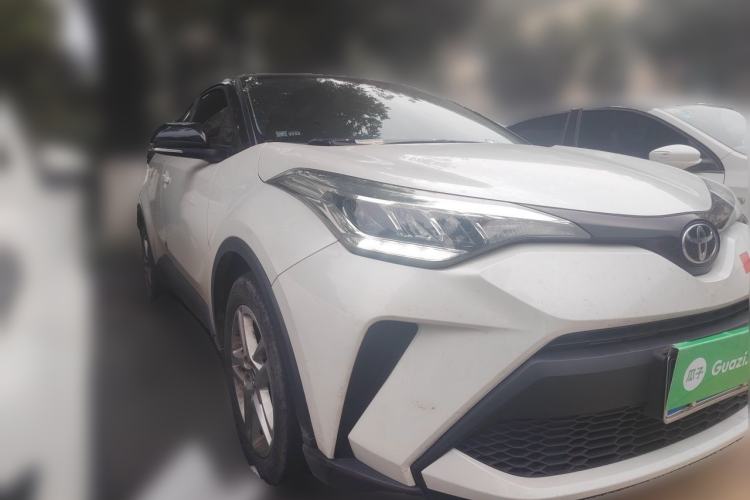 Used Toyota C-HR 2022 2.0L Leading Edition Front Right 45 Deg