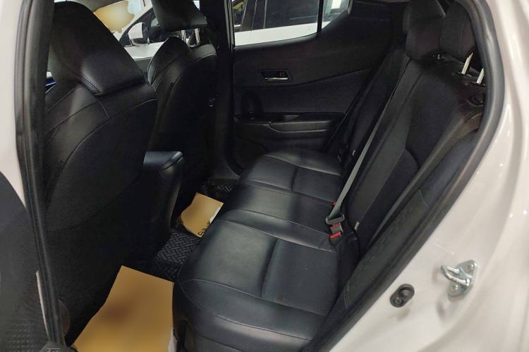 Used Toyota C-HR 2022 2.0L Leading Edition Interior 4