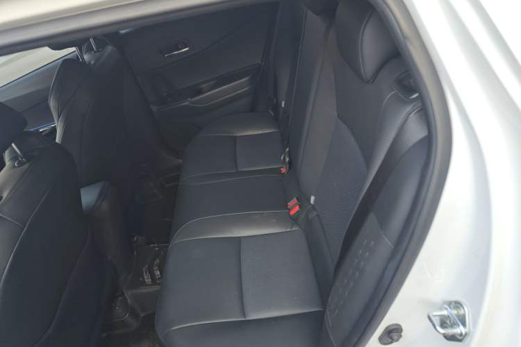 Used Toyota C-HR 2022 2.0L Leading Edition Interior 4