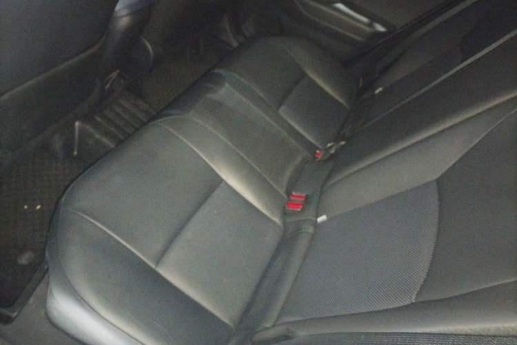 Used Toyota C-HR 2022 2.0L Leading Edition Interior 4
