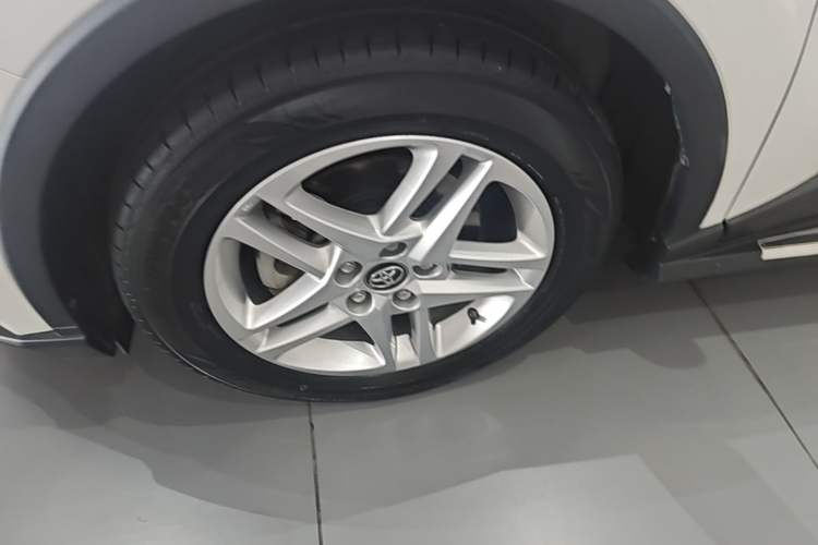 Used Toyota C-HR 2022 2.0L Leading Edition Left Front Wheel Hub