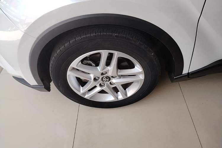 Used Toyota C-HR 2022 2.0L Comfort Edition Left Front Wheel Hub