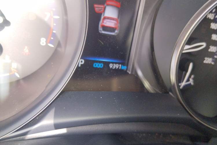 Used Toyota C-HR 2022 2.0L Comfort Edition Odometer Close Up