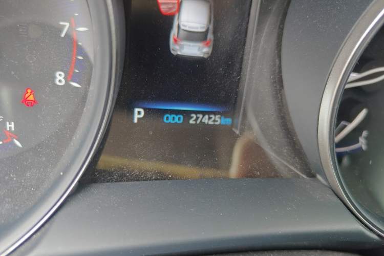 Used Toyota C-HR 2022 2.0L Leading Edition Odometer Close Up