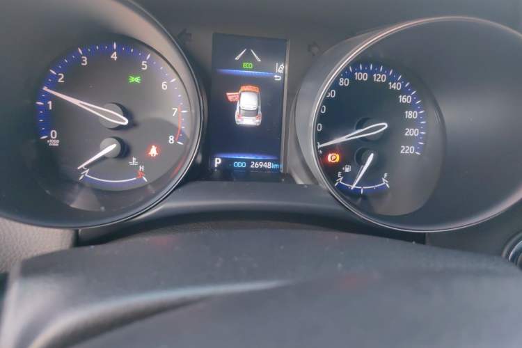 Used Toyota C-HR 2022 2.0L Comfort Edition Odometer Close Up
