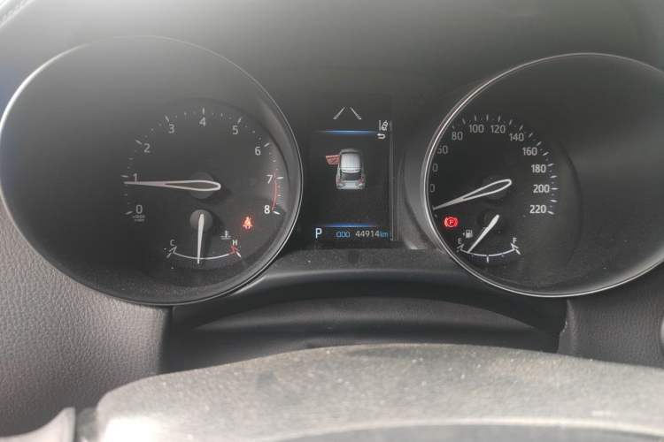 Used Toyota C-HR 2022 2.0L Leading Edition Odometer Close Up