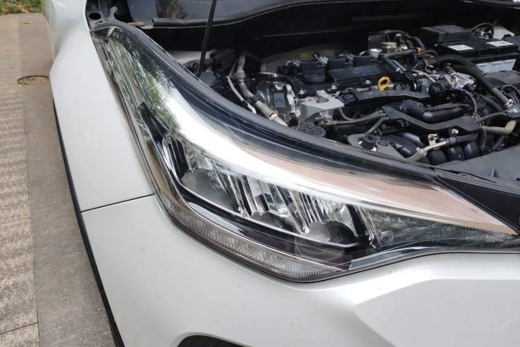 Used Toyota C-HR 2022 2.0L Leading Edition Right Front Headlight