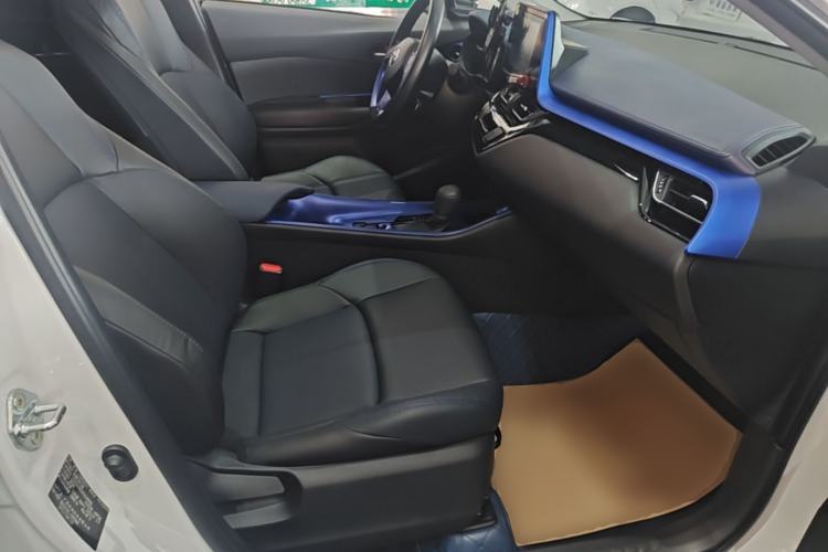 Used Toyota C-HR 2022 2.0L Leading Edition Right Front Seat