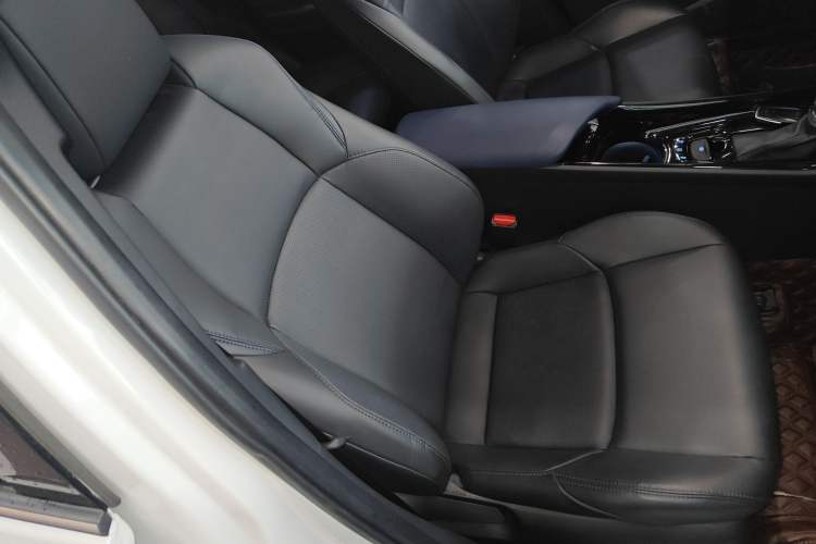 Used Toyota C-HR 2022 2.0L Leading Edition Right Front Seat