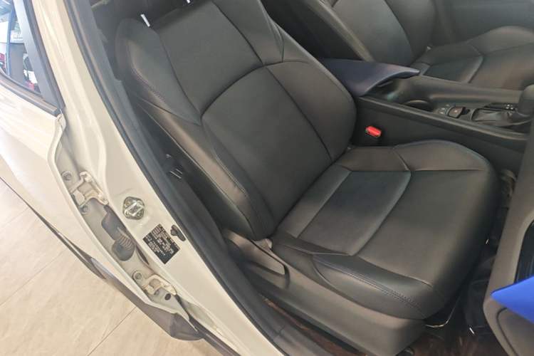 Used Toyota C-HR 2022 2.0L Leading Edition Right Front Seat