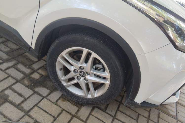 Used Toyota C-HR 2022 2.0L Comfort Edition Right Front Wheel Hub