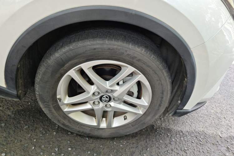 Used Toyota C-HR 2022 2.0L Comfort Edition Right Front Wheel Hub