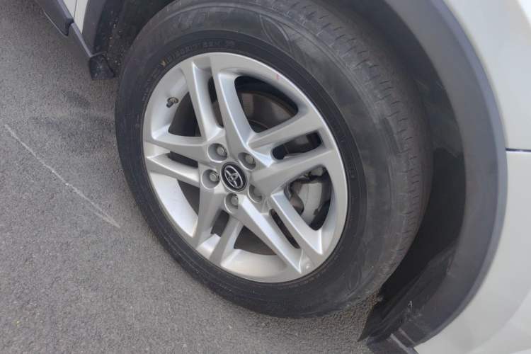 Used Toyota C-HR 2022 2.0L Comfort Edition Right Front Wheel Hub