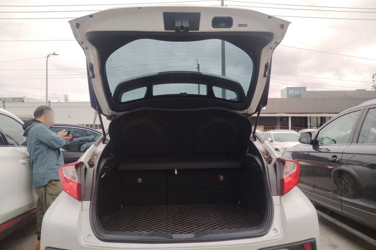 Used Toyota C-HR 2022 2.0L Leading Edition Trunk