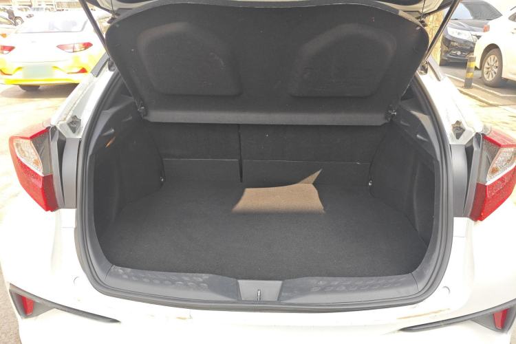 Used Toyota C-HR 2022 2.0L Comfort Edition Trunk