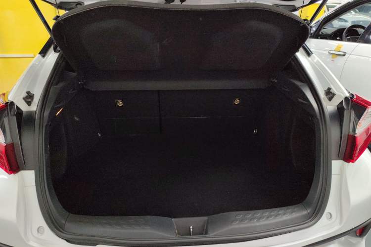 Used Toyota C-HR 2022 2.0L Leading Edition Trunk