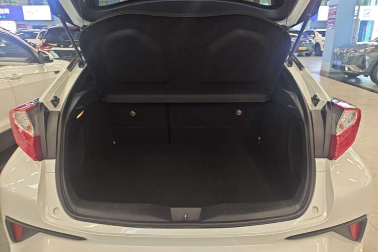 Used Toyota C-HR 2022 2.0L Leading Edition Trunk