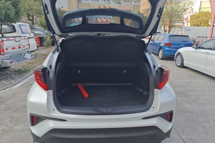 Used Toyota C-HR 2022 2.0L Leading Edition Trunk