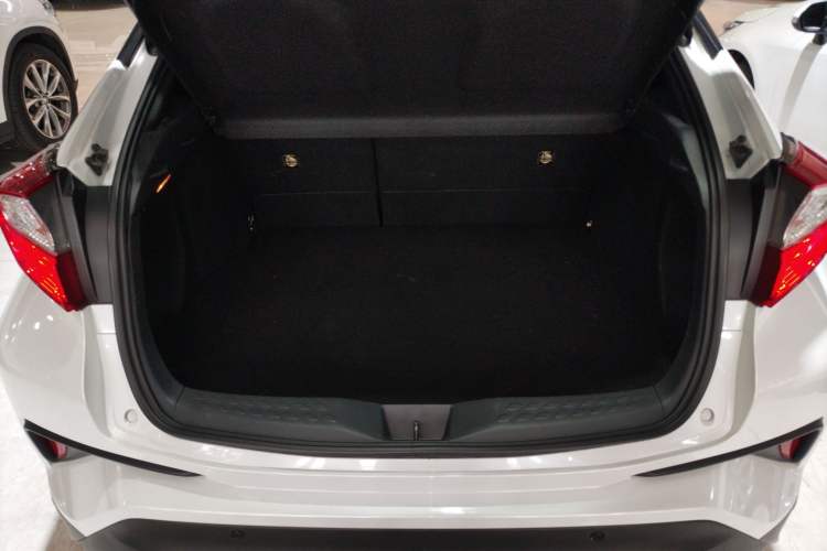 Used Toyota C-HR 2022 2.0L Leading Edition Trunk