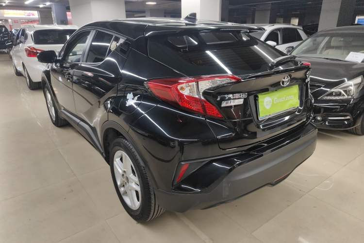 Used Toyota C-HR 2023 2.0L Leading Edition Exterior 3