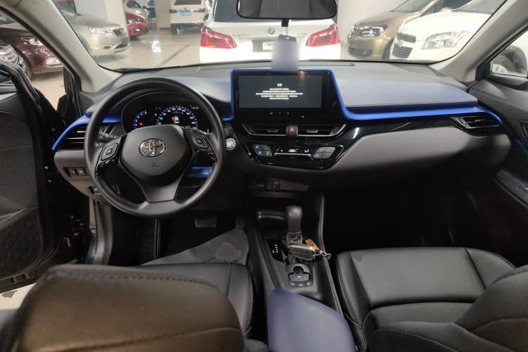 Used Toyota C-HR 2023 2.0L Leading Edition Interior 2