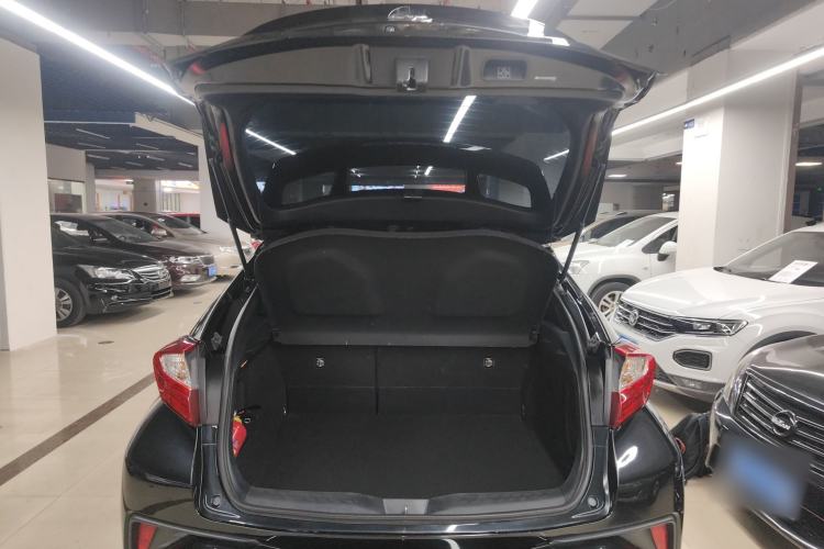 Used Toyota C-HR 2023 2.0L Leading Edition Trunk