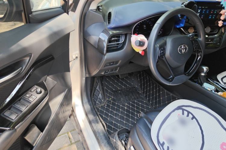 Used Toyota C-HR 2023 2.0L Luxury Edition Driver Seat