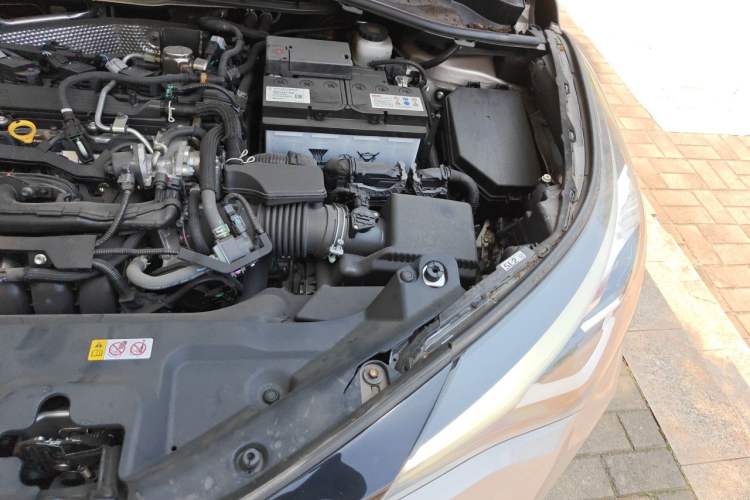 Used Toyota C-HR 2023 2.0L Luxury Edition Engine Bay Left