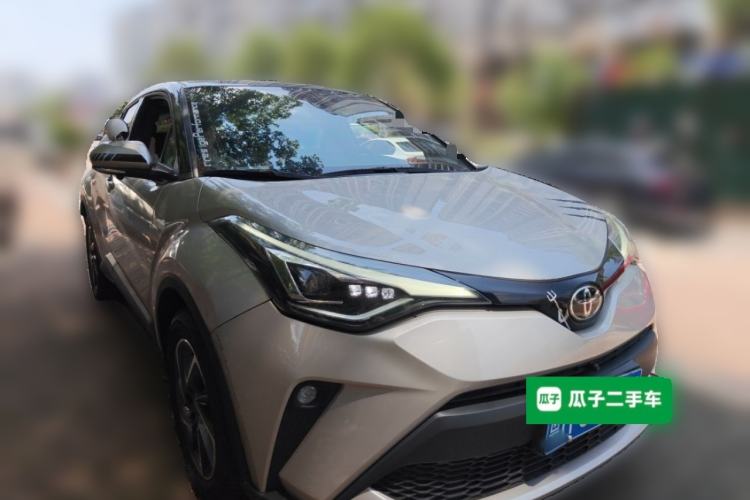 Used Toyota C-HR 2023 2.0L Luxury Edition Front Right 45 Deg