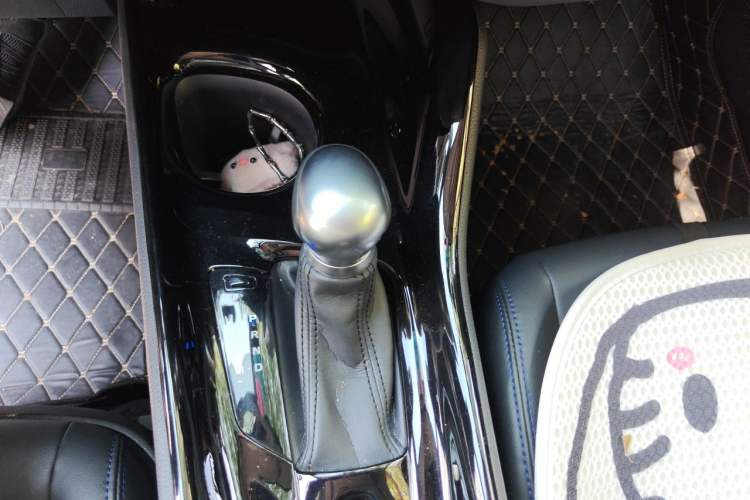 Used Toyota C-HR 2023 2.0L Luxury Edition Gear Lever