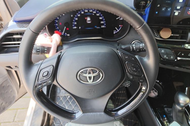 Used Toyota C-HR 2023 2.0L Luxury Edition Steering Wheel