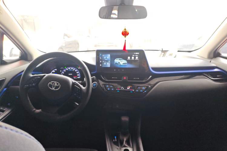 Used Toyota C-HR 2023 2.0L Smart Electric Hybrid Dual-Engine Comfort Version Center Console
