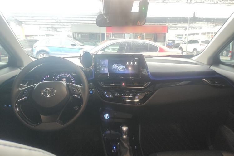 Used Toyota C-HR 2023 2.0L Luxury Edition Center Console