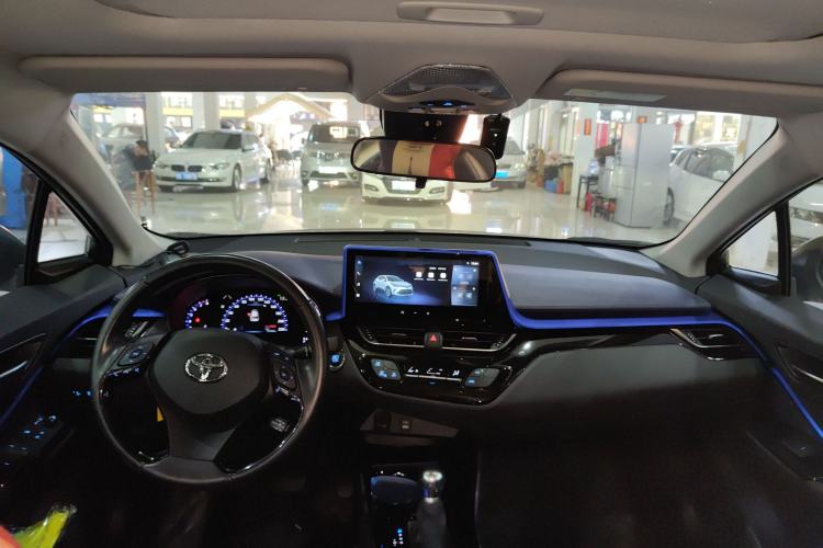 Used Toyota C-HR 2023 2.0L Luxury Edition Center Console