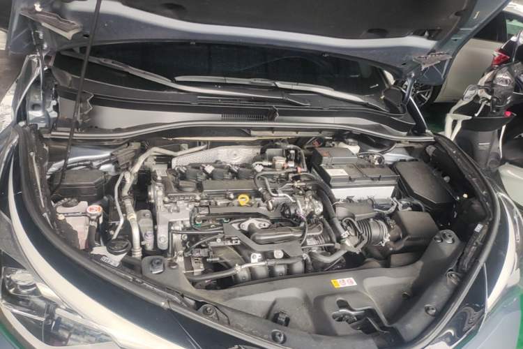Used Toyota C-HR 2023 2.0L Luxury Edition Engine Bay