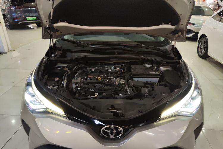 Used Toyota C-HR 2023 2.0L Luxury Edition Engine Bay