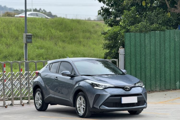 Used Toyota C-HR 2023 2.0L Leading Edition Exterior 3