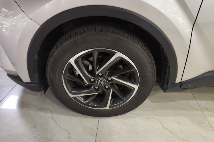 Used Toyota C-HR 2023 2.0L Luxury Edition Exterior 4