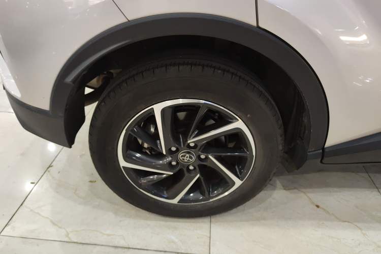 Used Toyota C-HR 2023 2.0L Luxury Edition Exterior 5