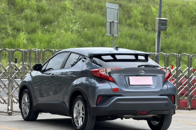 Used Toyota C-HR 2023 2.0L Leading Edition Exterior 9