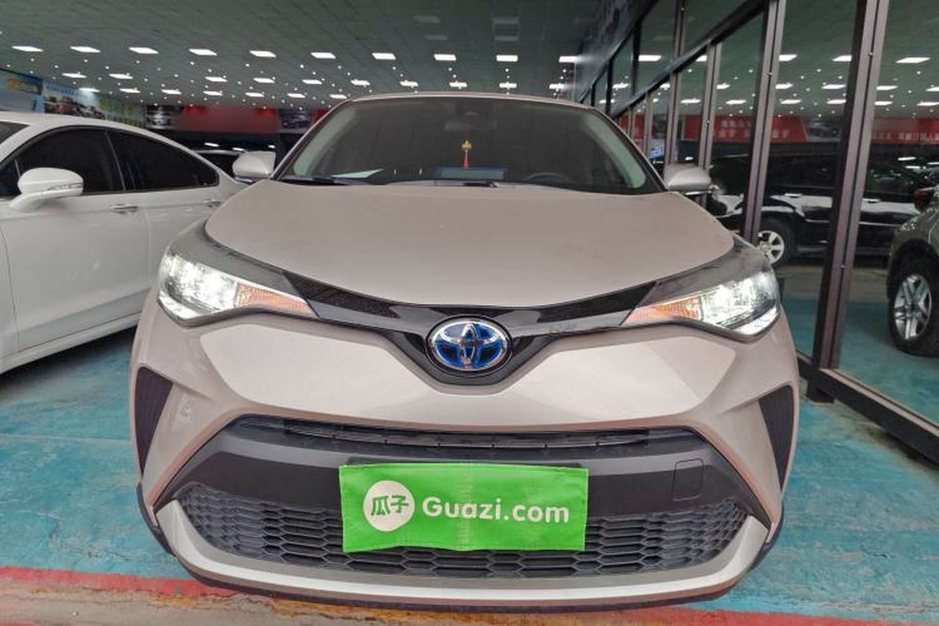 Used Toyota C-HR 2023 2.0L Smart Electric Hybrid Dual-Engine Comfort Version Front