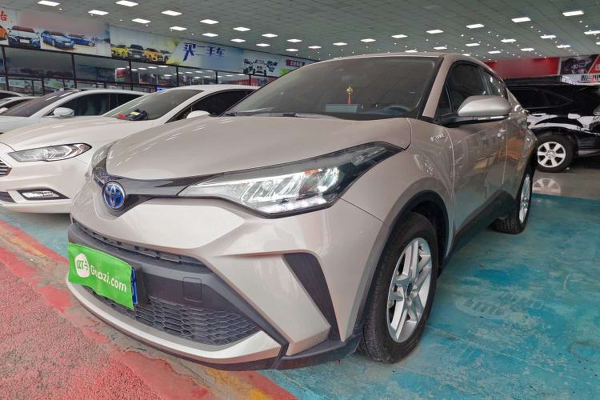 Used Toyota C-HR 2023 2.0L Smart Electric Hybrid Dual-Engine Comfort Version Front Left 45 Deg
