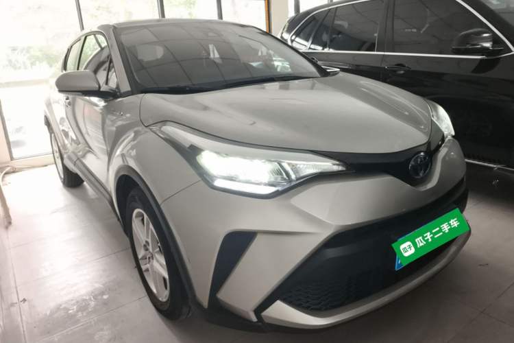 Used Toyota C-HR 2023 2.0L Smart Electric Hybrid Dual-Engine Comfort Version Front Right 45 Deg