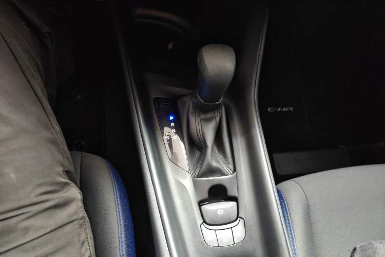 Used Toyota C-HR 2023 2.0L Smart Electric Hybrid Dual-Engine Comfort Version Gear Lever