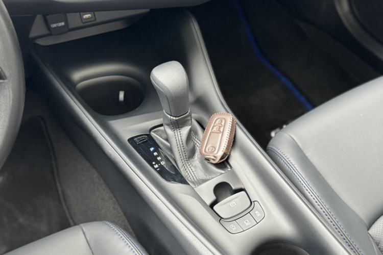 Used Toyota C-HR 2023 2.0L Leading Edition Gear Lever