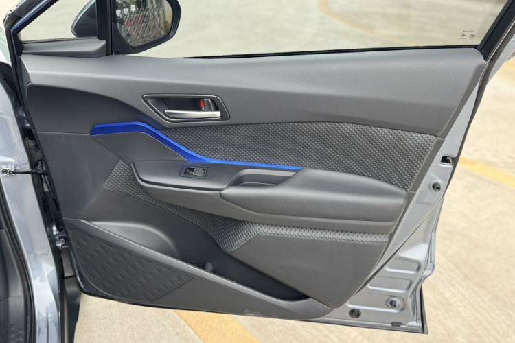 Used Toyota C-HR 2023 2.0L Leading Edition Interior 1