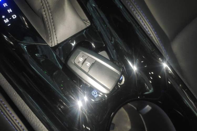 Used Toyota C-HR 2023 2.0L Luxury Edition Interior 1